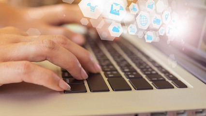 在线咨询客服系统的选择与强大辅助功能的实现